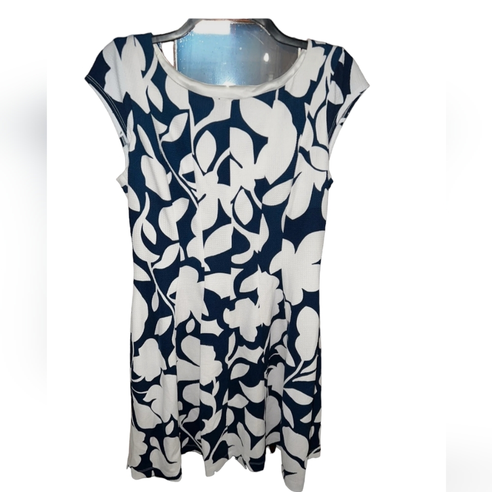 🗻- NWT Signature by Robbie Bee sz Large petite Blue & White Floral Textured… - Picture 7 of 7